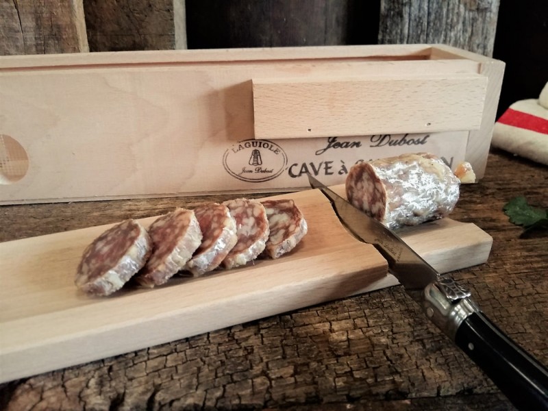 Cave à saucisson bois et couteau